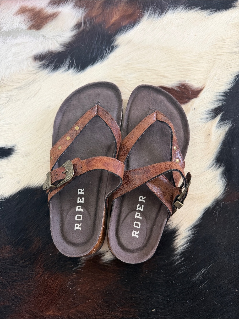 Never worn Roper women’s Brown Strappy Leather Flip Sandals with Buckle
